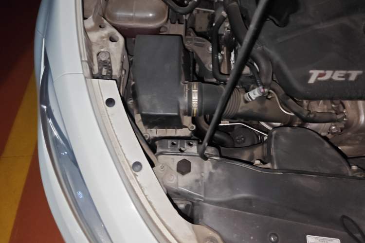 Used Fiat Viaggio 2015 1.4T Automatic Jingxiang Edition Engine Bay Right