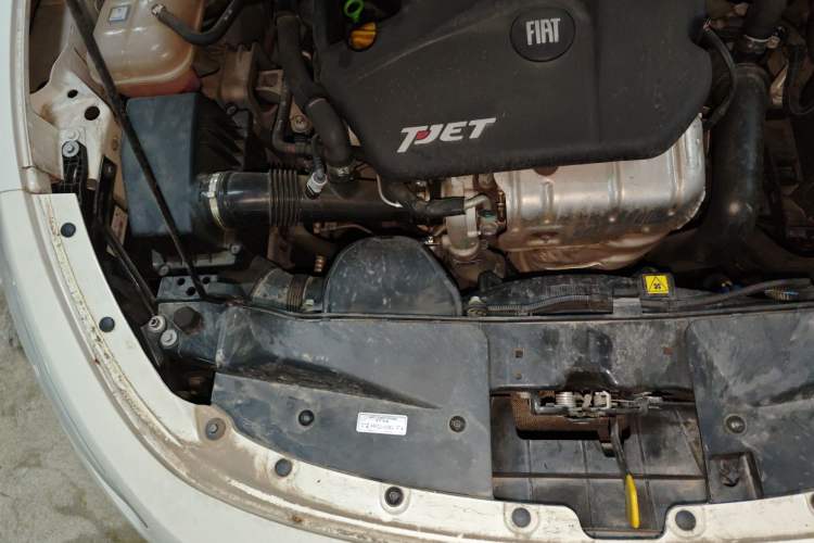 Used Fiat Viaggio 2015 1.4T Manual Enjoyment Edition Engine Bay Right