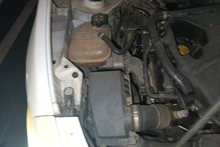 Used Fiat Viaggio 2015 1.4T Automatic Enjoyment Edition Engine Bay Right