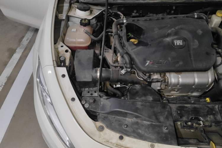 Used Fiat Viaggio 2015 1.4T Automatic Jingxiang Edition Engine Bay Right