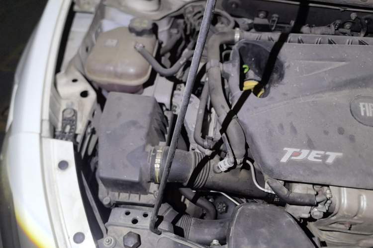 Used Fiat Viaggio 2015 1.4T Automatic Jingxiang Edition Engine Bay Right