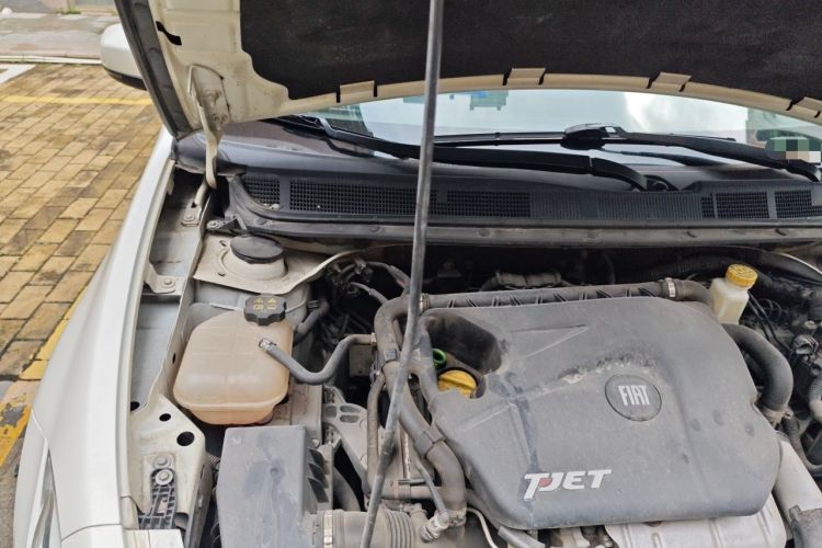 Used Fiat Viaggio 2015 1.4T Automatic Jingxiang Edition Engine Bay Right