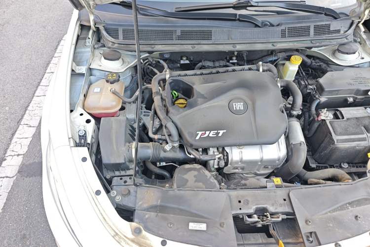 Used Fiat Viaggio 2015 1.4T Automatic Jingxiang Edition Engine Bay Right