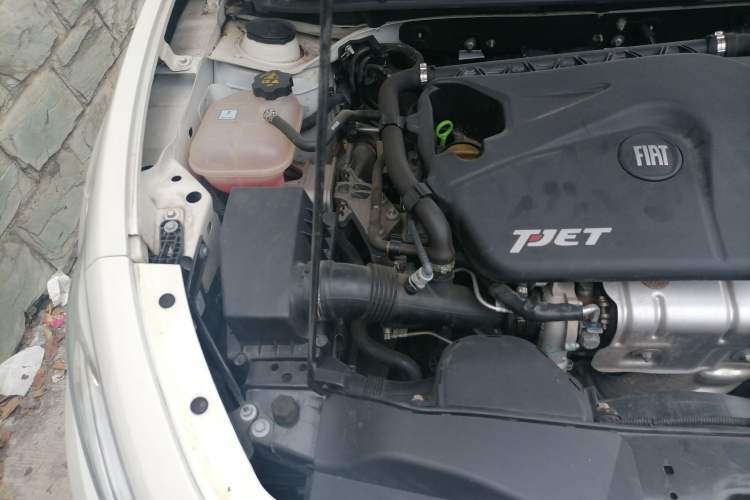 Used Fiat Viaggio 2015 1.4T Automatic Jingxiang Edition Engine Bay Right