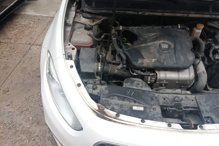 Used Fiat Viaggio 2015 1.4T Automatic Enjoyment Edition Engine Bay Right
