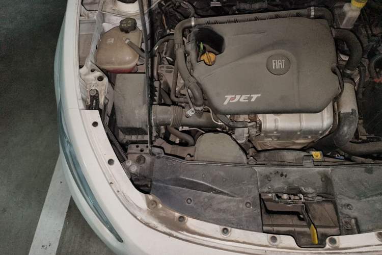 Used Fiat Viaggio 2015 1.4T Automatic Smart Edition Engine Bay Right