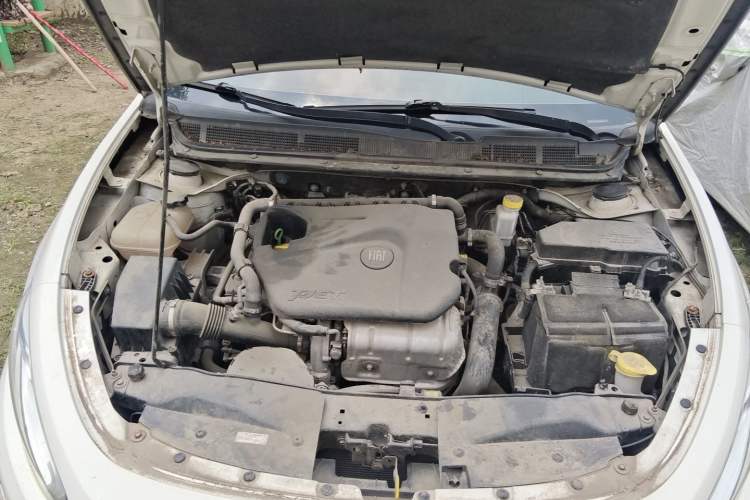 Used Fiat Viaggio 2015 1.4T Manual Enjoyment Edition Engine Bay