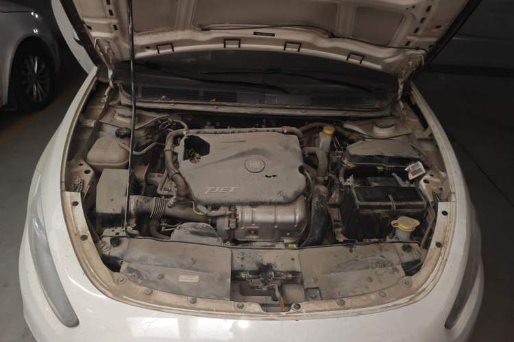 Used Fiat Viaggio 2015 1.4T Manual Enjoyment Edition Engine Bay