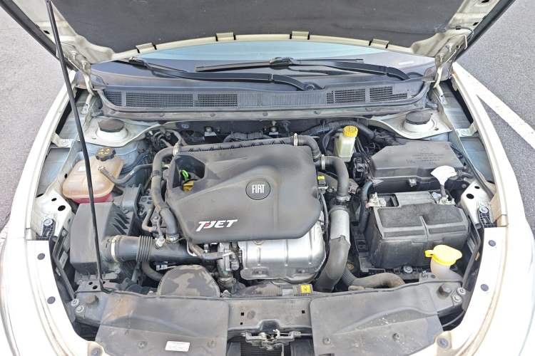 Used Fiat Viaggio 2015 1.4T Automatic Jingxiang Edition Engine Bay