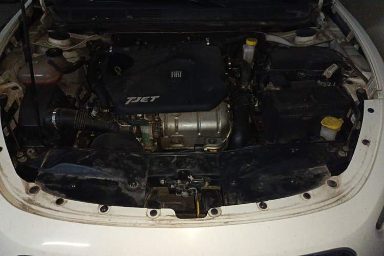 Used Fiat Viaggio 2015 1.4T Manual Enjoyment Edition Engine Bay