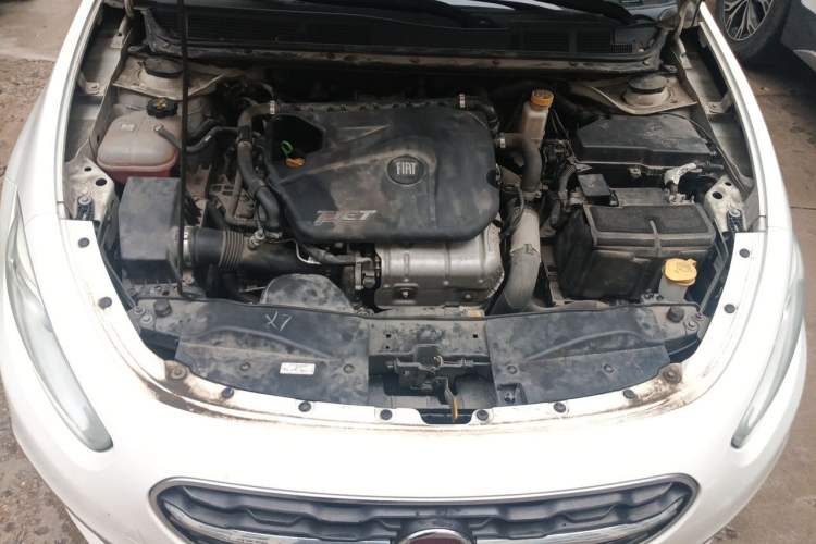 Used Fiat Viaggio 2015 1.4T Automatic Enjoyment Edition Engine Bay