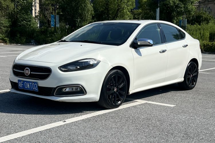 Used Fiat Viaggio 2015 1.4T Automatic Night Edition Exterior 10