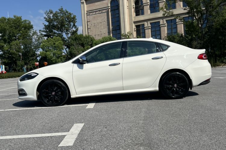 Used Fiat Viaggio 2015 1.4T Automatic Night Edition Exterior 3