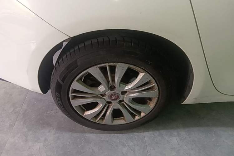 Used Fiat Viaggio 2015 1.4T Automatic Jingxiang Edition Exterior 5