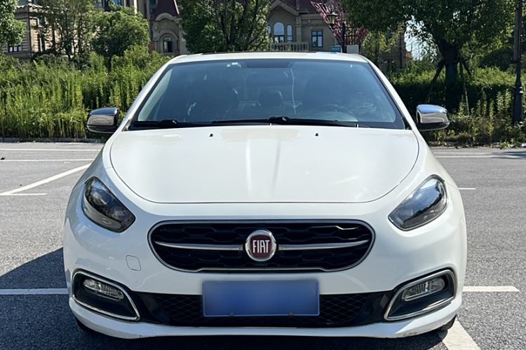 Used Fiat Viaggio 2015 1.4T Automatic Night Edition Exterior 9