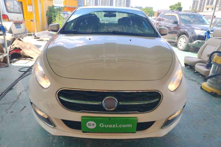 Used Fiat Viaggio 2015 1.4T Automatic Enjoyment Edition Front