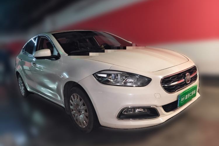 Used Fiat Viaggio 2015 1.4T Manual Enjoyment Edition Front Right 45 Deg