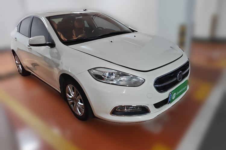 Used Fiat Viaggio 2015 1.4T Automatic Jingxiang Edition Front Right 45 Deg