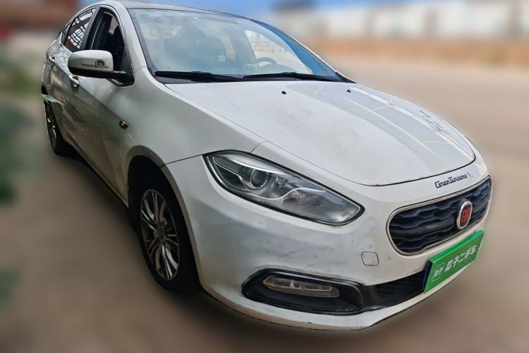 Used Fiat Viaggio 2015 1.4T Automatic Jingxiang Edition Front Right 45 Deg