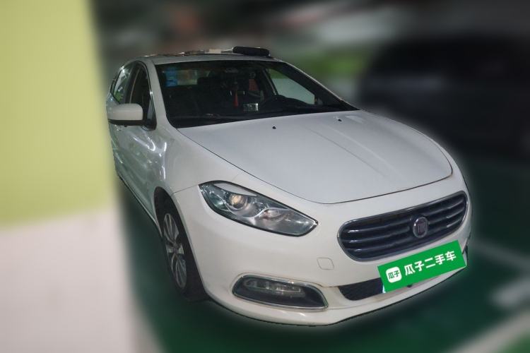 Used Fiat Viaggio 2015 1.4T Automatic Luxury Edition Front Right 45 Deg
