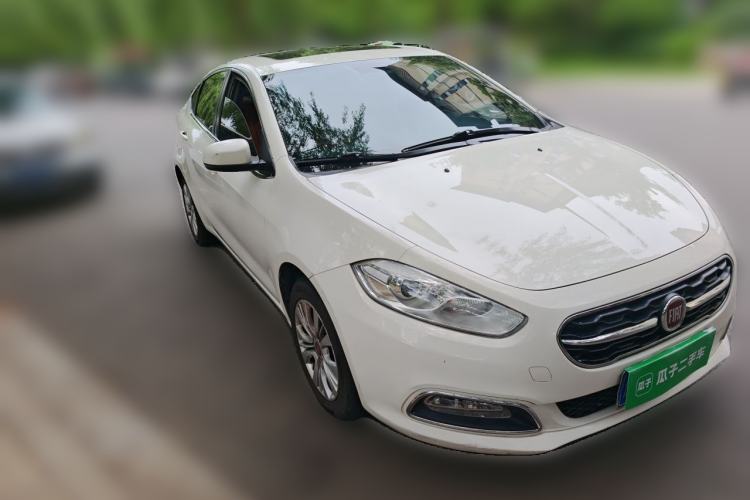 Used Fiat Viaggio 2015 1.4T Automatic Jingxiang Edition Front Right 45 Deg
