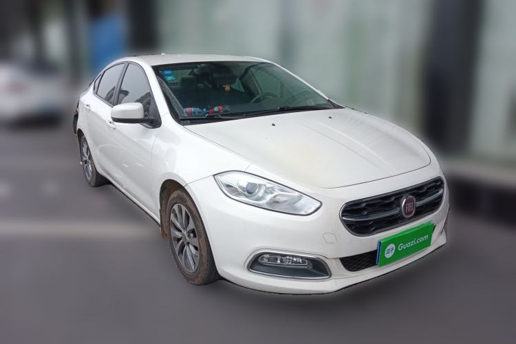Used Fiat Viaggio 2015 1.4T Automatic Enjoyment Edition Front Right 45 Deg