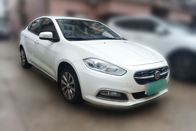 Used Fiat Viaggio 2015 1.4T Automatic Enjoyment Edition Front Right 45 Deg