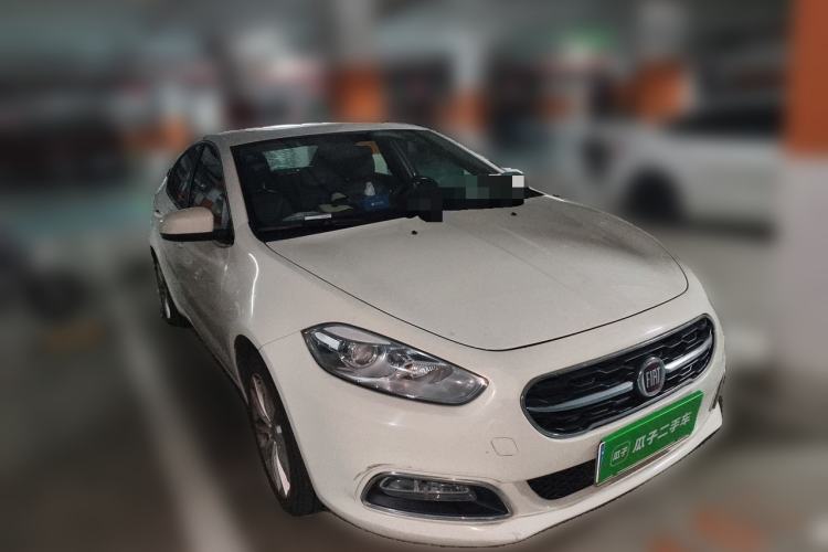Used Fiat Viaggio 2015 1.4T Automatic Smart Edition Front Right 45 Deg