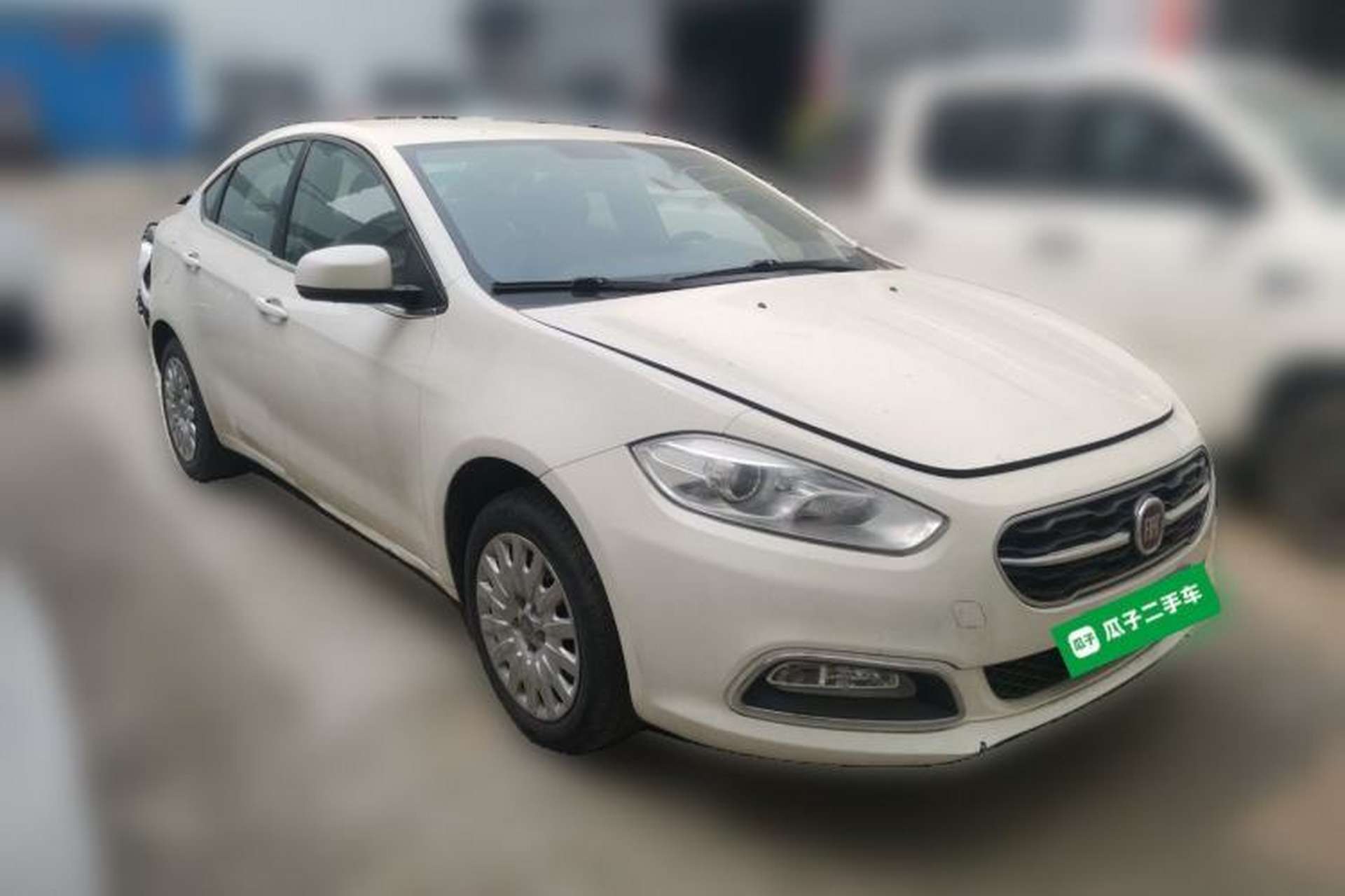 Used Fiat Viaggio 2015 1.4T Automatic Enjoyment Edition Front Right 45 Deg