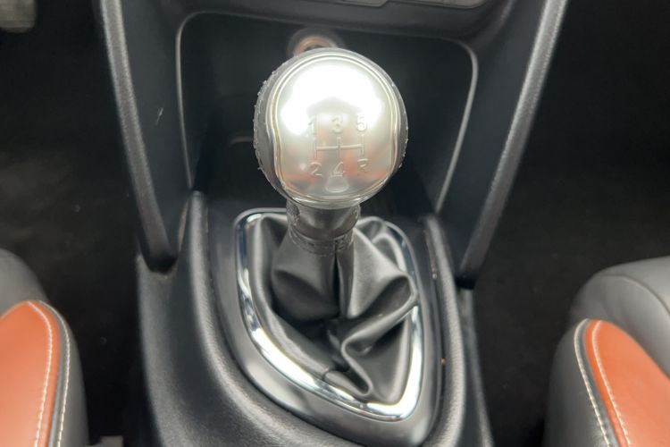 Used Fiat Viaggio 2015 1.4T Manual Jingxiang Edition Gear Lever