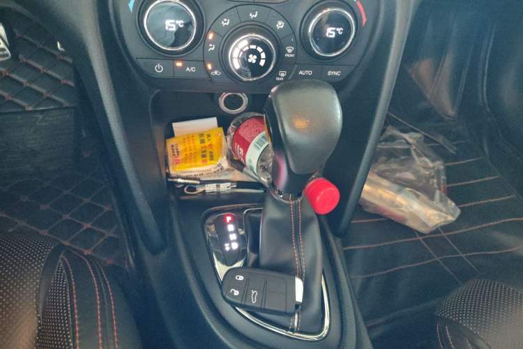 Used Fiat Viaggio 2015 1.4T Automatic Enjoyment Edition Gear Lever