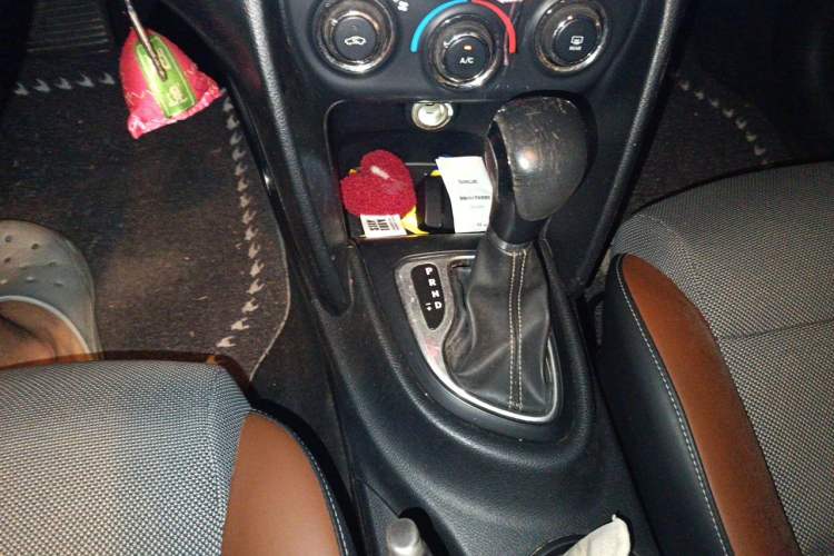 Used Fiat Viaggio 2015 1.4T Automatic Enjoyment Edition Gear Lever