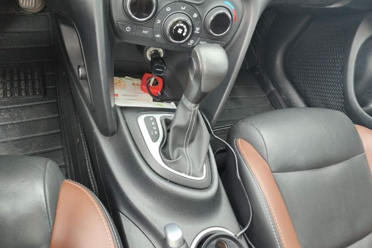 Used Fiat Viaggio 2015 1.4T Automatic Jingxiang Edition Gear Lever