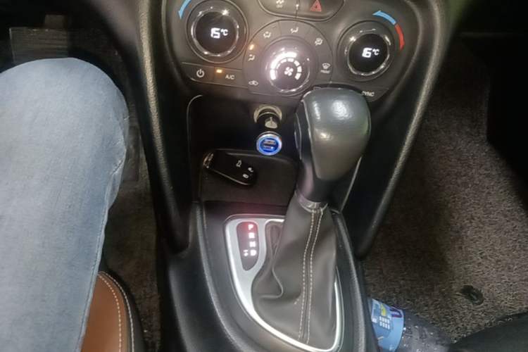 Used Fiat Viaggio 2015 1.4T Automatic Jingxiang Edition Gear Lever