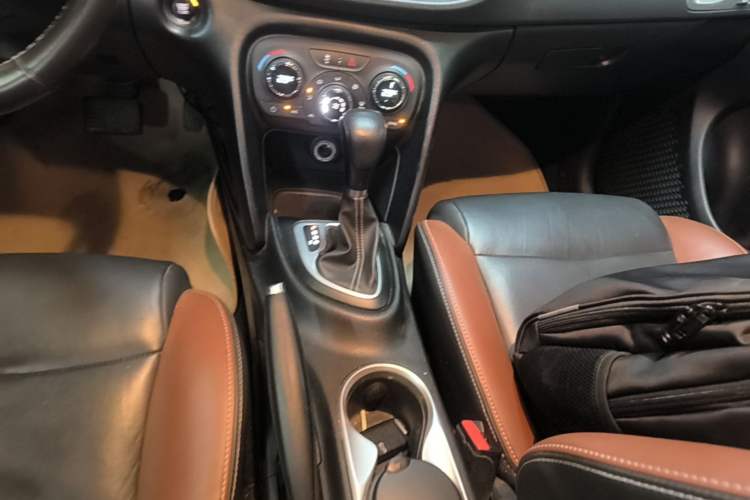 Used Fiat Viaggio 2015 1.4T Automatic Jingxiang Edition Gear Lever