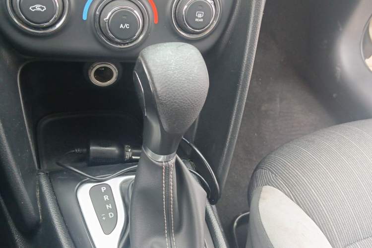 Used Fiat Viaggio 2015 1.4T Automatic Enjoyment Edition Gear Lever