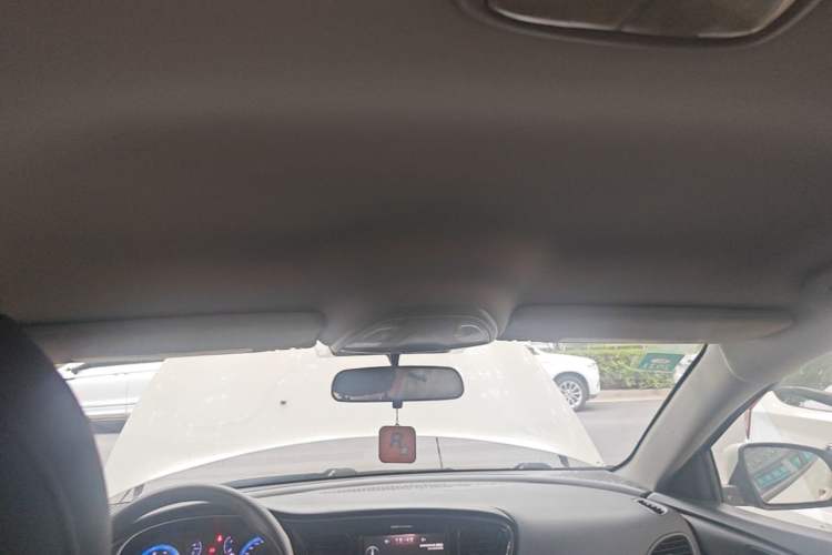 Used Fiat Viaggio 2015 1.4T Manual Enjoyment Edition Headliner