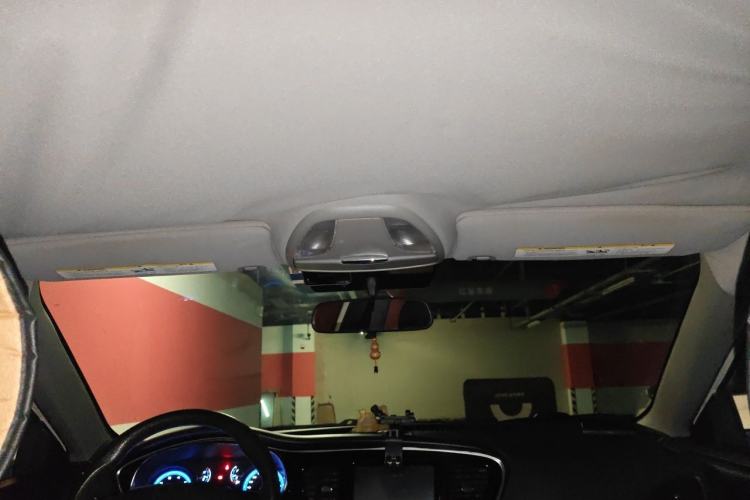 Used Fiat Viaggio 2015 1.4T Manual Enjoyment Edition Headliner