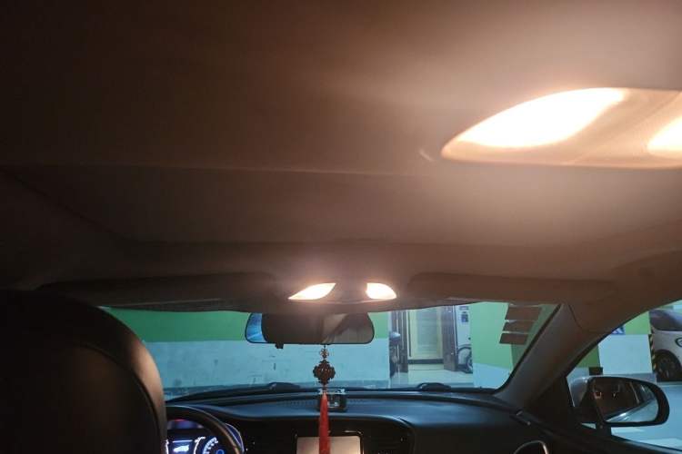 Used Fiat Viaggio 2015 1.4T Automatic Luxury Edition Headliner