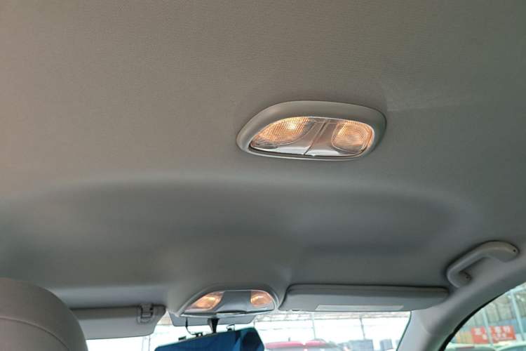 Used Fiat Viaggio 2015 1.4T Manual Enjoyment Edition Headliner