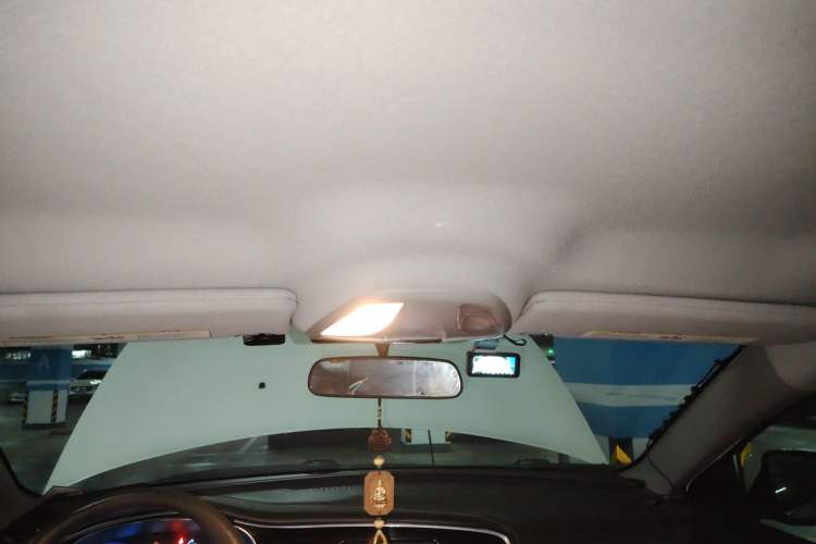 Used Fiat Viaggio 2015 1.4T Manual Enjoyment Edition Headliner