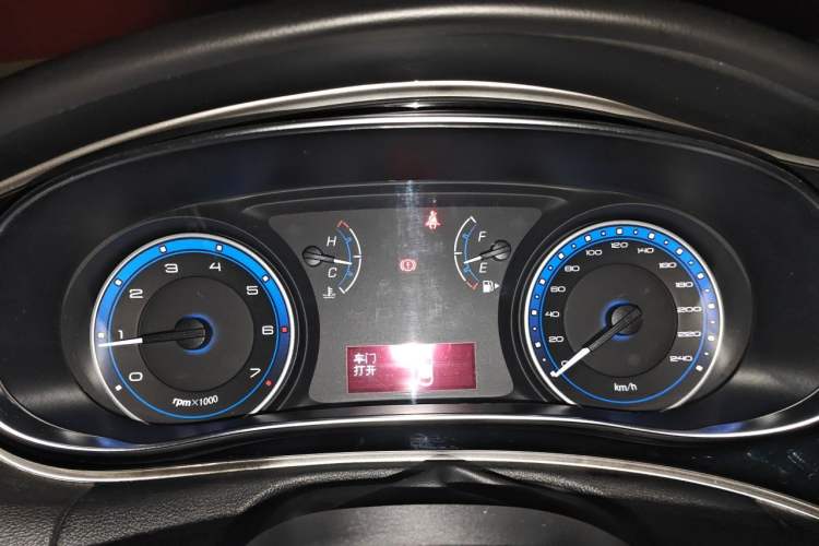 Used Fiat Viaggio 2015 1.4T Manual Enjoyment Edition Instrument Cluster