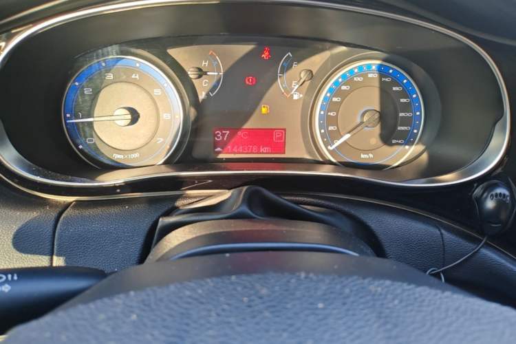 Used Fiat Viaggio 2015 1.4T Automatic Enjoyment Edition Instrument Cluster