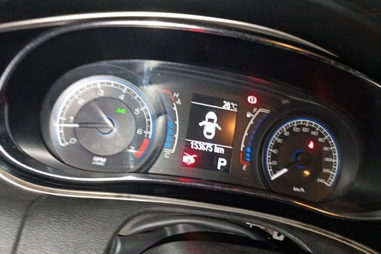 Used Fiat Viaggio 2015 1.4T Automatic Enjoyment Edition Instrument Cluster