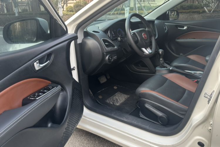 Used Fiat Viaggio 2015 1.4T Automatic Jingxiang Edition Interior 1