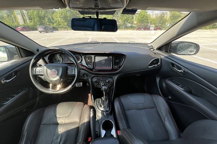 Used Fiat Viaggio 2015 1.4T Automatic Night Edition Interior 1