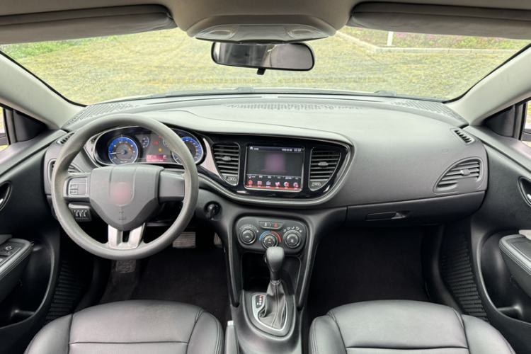 Used Fiat Viaggio 2015 1.4T Automatic Enjoyment Edition Interior 1