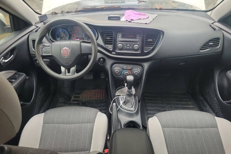 Used Fiat Viaggio 2015 1.4T Automatic Enjoyment Edition Interior 2