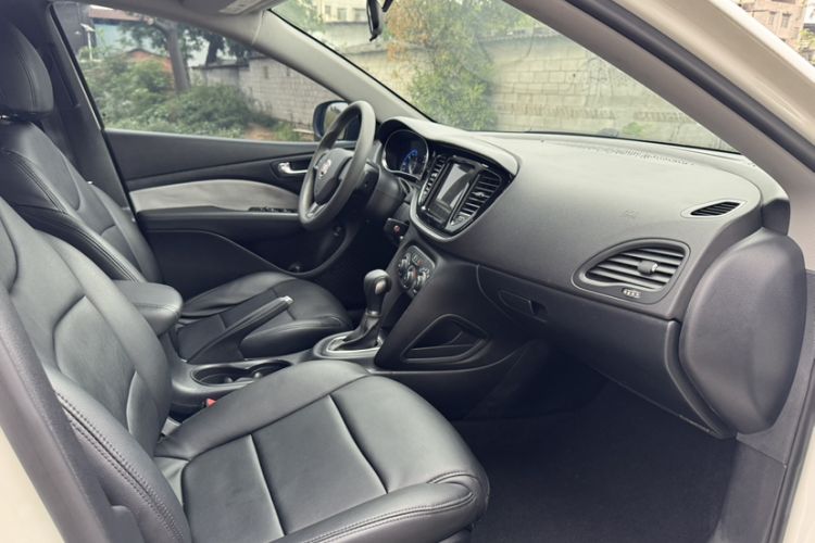 Used Fiat Viaggio 2015 1.4T Automatic Enjoyment Edition Interior 2