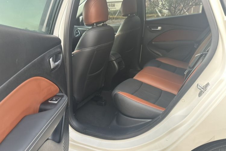 Used Fiat Viaggio 2015 1.4T Automatic Jingxiang Edition Interior 3